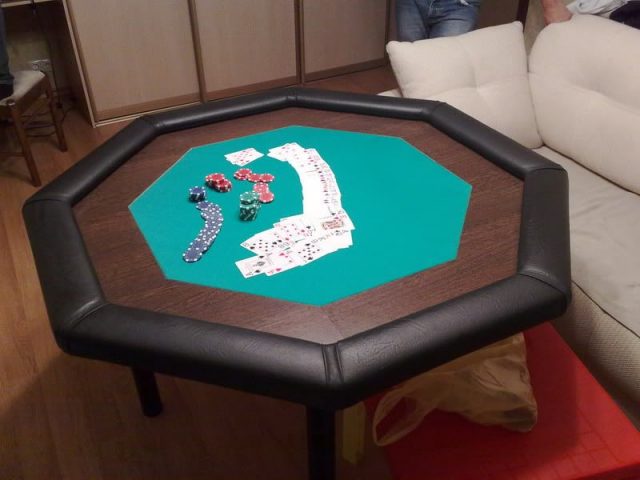 Готовый восьмиугольный стол для покера