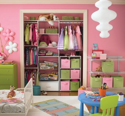 Шкаф для детской комнаты должен отличаться интересным дизайном