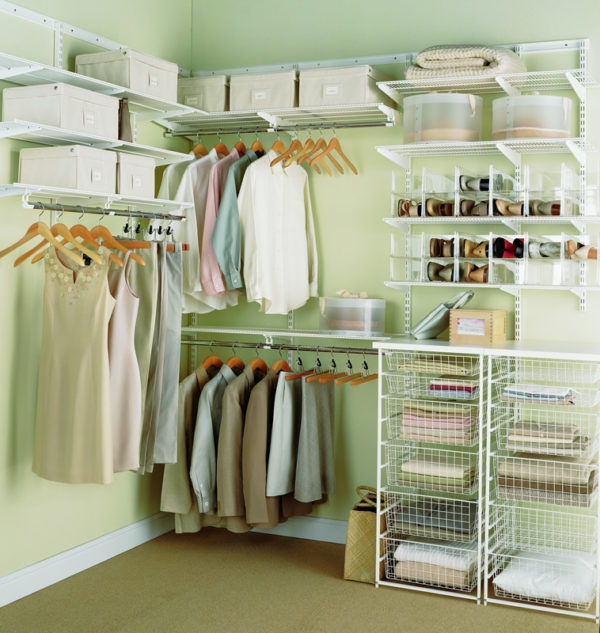 Угловая гардеробная — достойная замена изолированной комнате