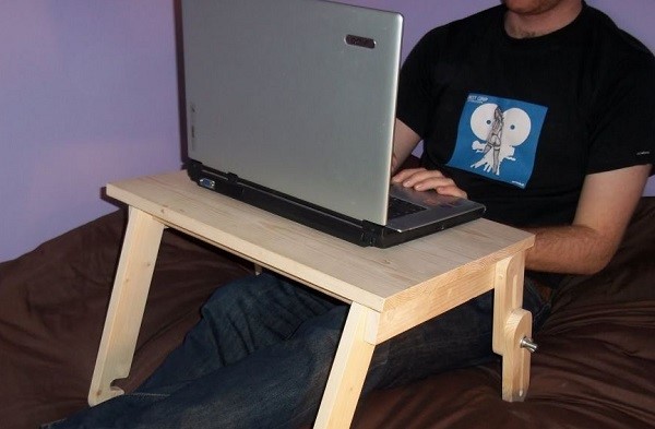 Столик для ноутбука можно сделать самостоятельно