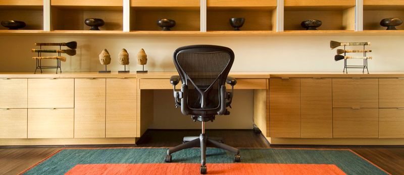 Выбор офисного кресла: виды, материалы, полезные советы